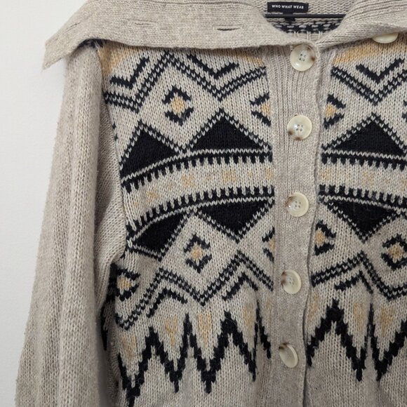 Soft Collared Sweater - Picture 3 of 3